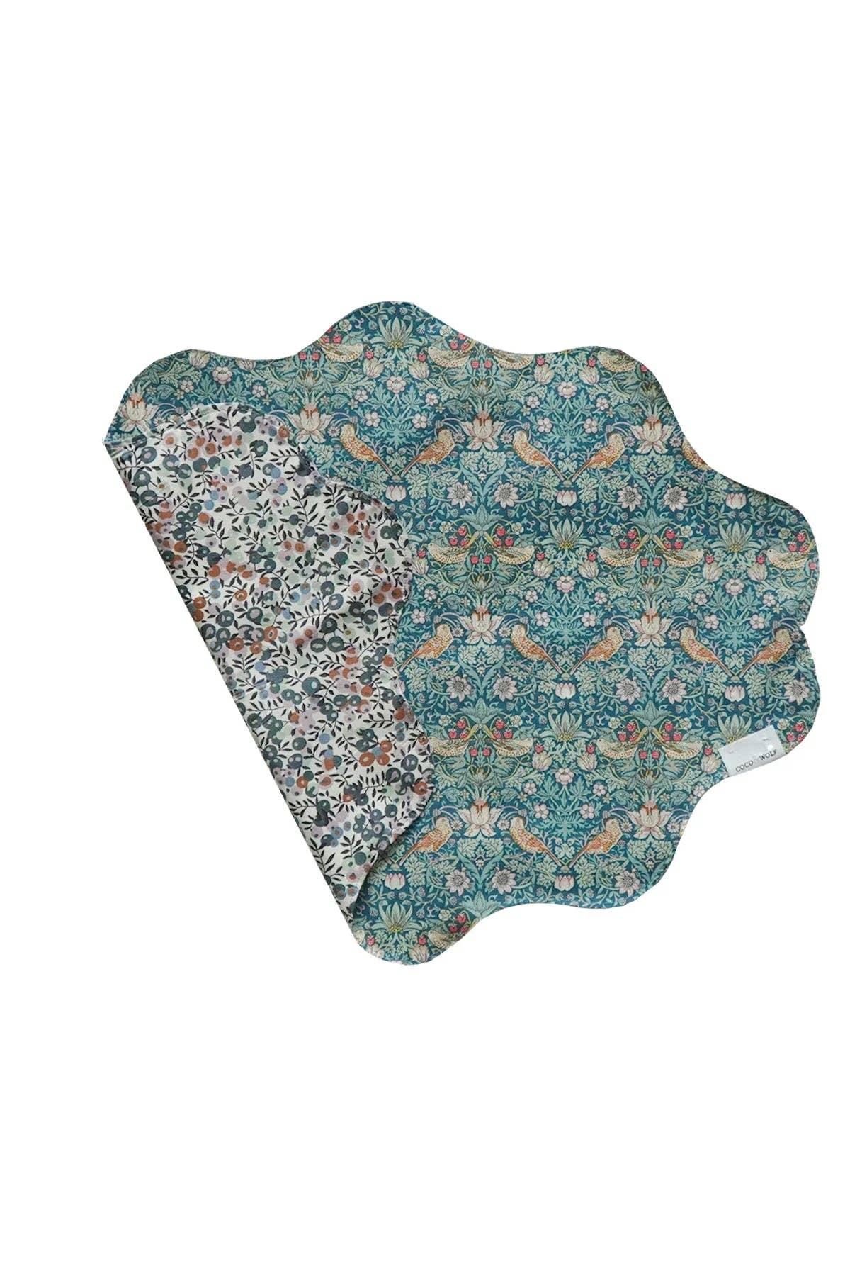 Coco & Wolf – wholesale Placemat – Reversible Wavy Placemat made with Liberty Fabric STRAWBERRY THIEF & WILTSHIRE3