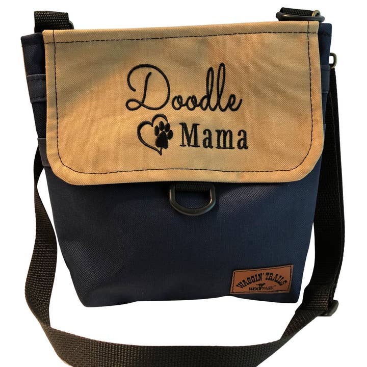 Borsa per accessori da passeggio per cani WOOFpack - Doodle Mama Navy/Tan per la vendita all'ingrosso da parte di Waggin' Trails, LLC/WoofPack