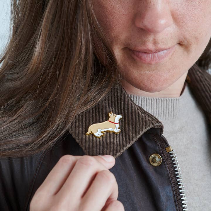 Sweet William Designs - Wholesale Lapel pin/button - Christmas Dog Pin - Corgi1