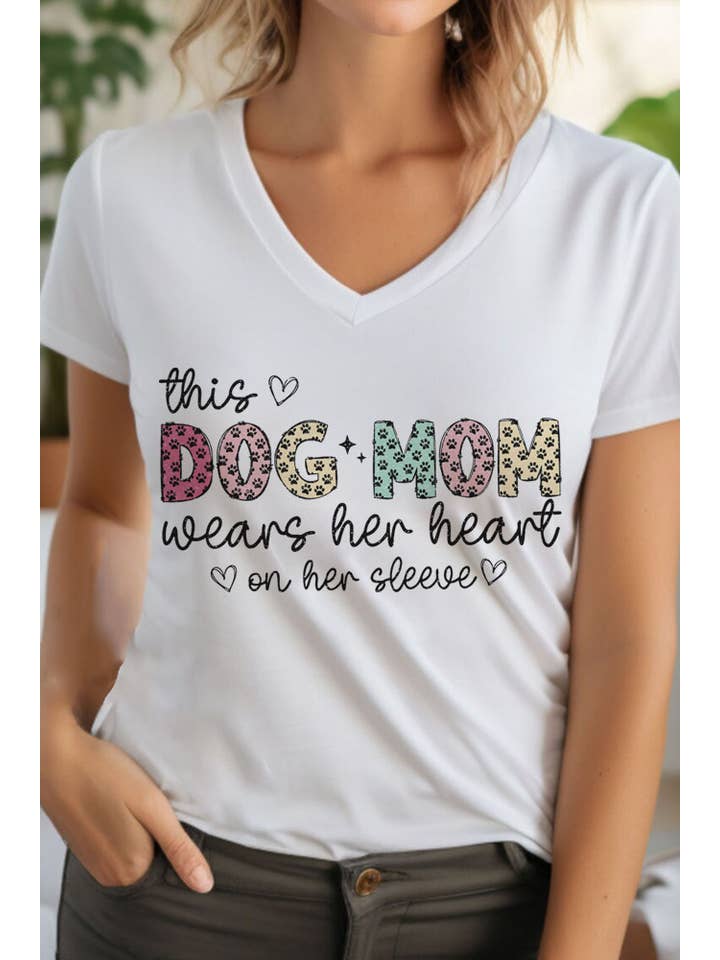 Top Avenue - Vendita all'ingrosso Maglietta serigrafata - Donna - T-shirt unisex con scollo a V, questa mamma cagnolina porta il cuore sulla manica5