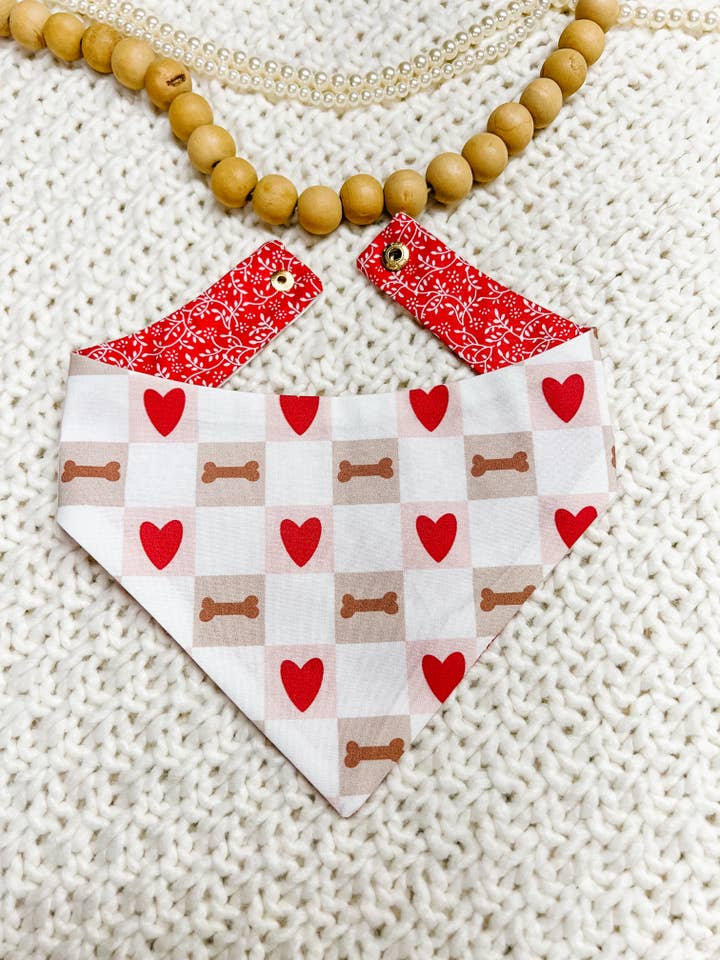 Hjärtan Vändbar Hundbandana, Alla Hjärtans Dag Husdjursscarf för wholesale av StellaLoo