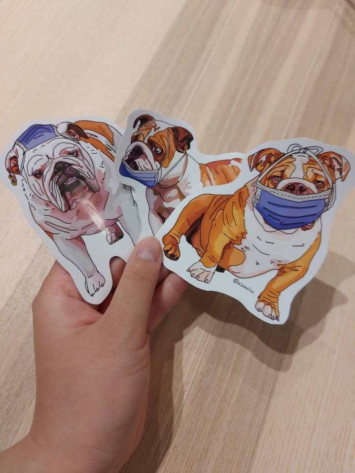 Lot de 3 autocollants Bulldogs Wear Masks pour la vente par LeeJackieeeDraw