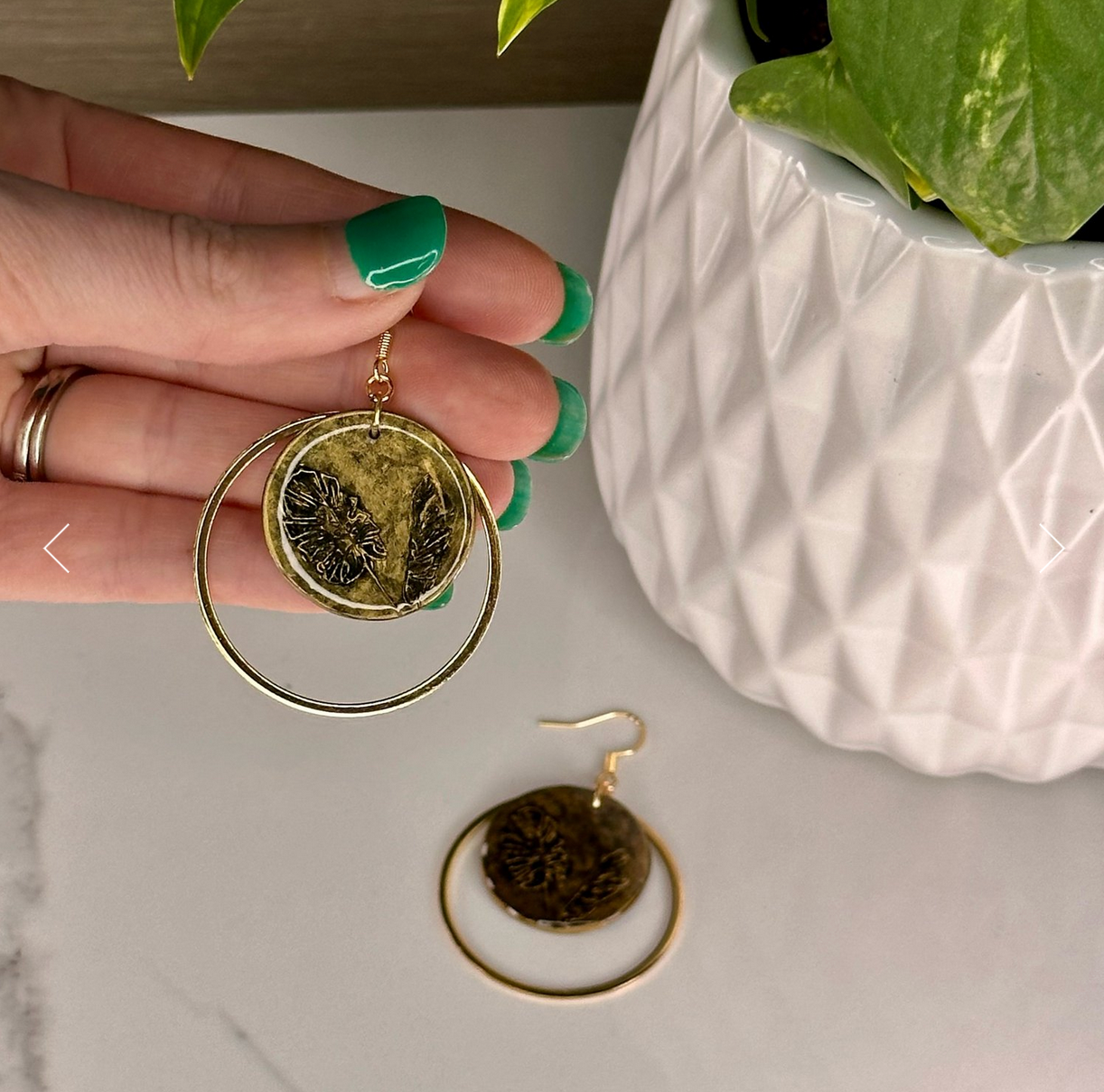 913onCanvas - Wholesale Dangle Earrings - Golden Monstera: Dangling Hoops3