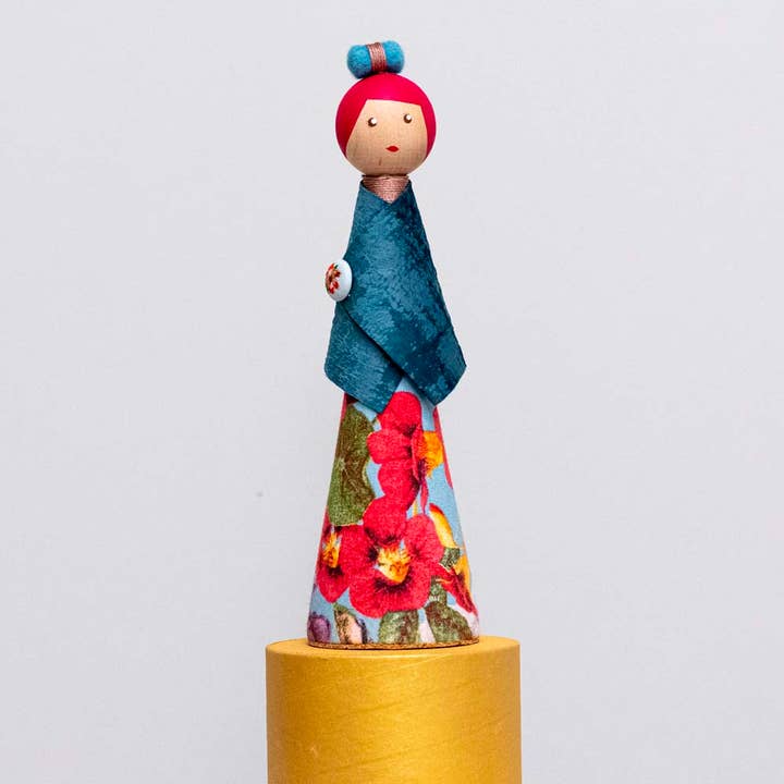 Handgemaakte Houten Decoratieve Pop – 25 cm #3 voor wholesale door YaPaDaPaDou