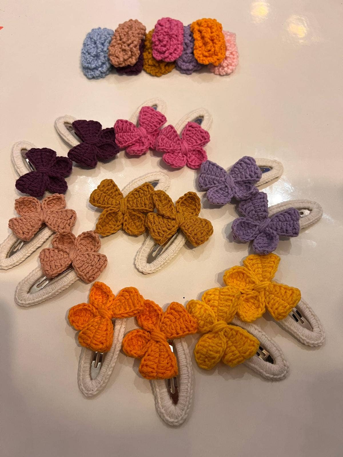 Emel Crochet - Venta al por mayor Conjunto de accesorios para el pelo - Niños - lazo de horquilla de ganchillo amigurumi0