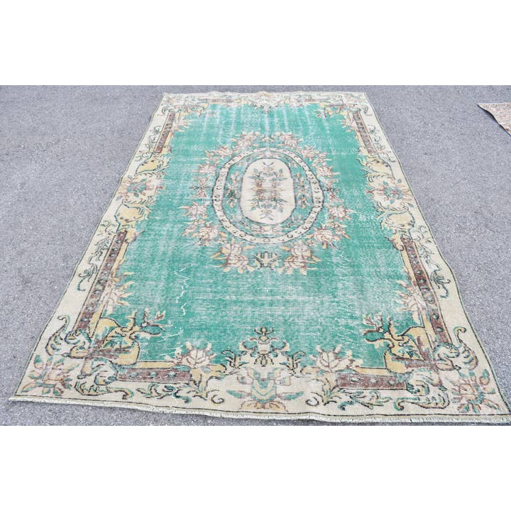 Vintage randig och blommig ullmatta - handgjord elegans för wholesale av The Loom Wholesale