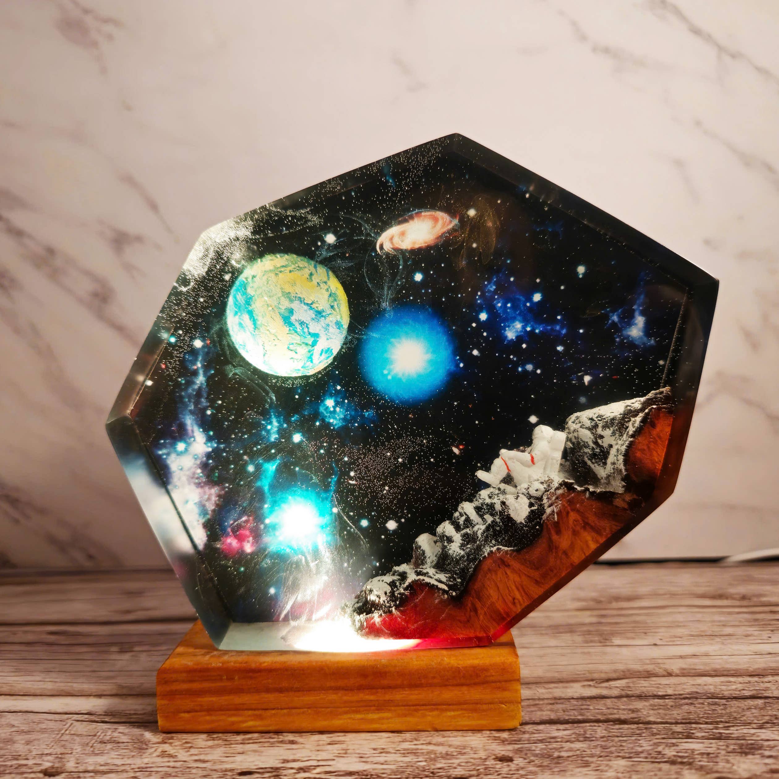 Merchemy - Vendita all'ingrosso Luci notturne - Lampada Spaziale Galassia Astronauta in Resina, Lampada Astronauta in Resina5
