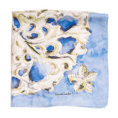 Foulard en soie naturelle collection « Ruinas do Carmo » pour la vente par Fernanda Lamelas