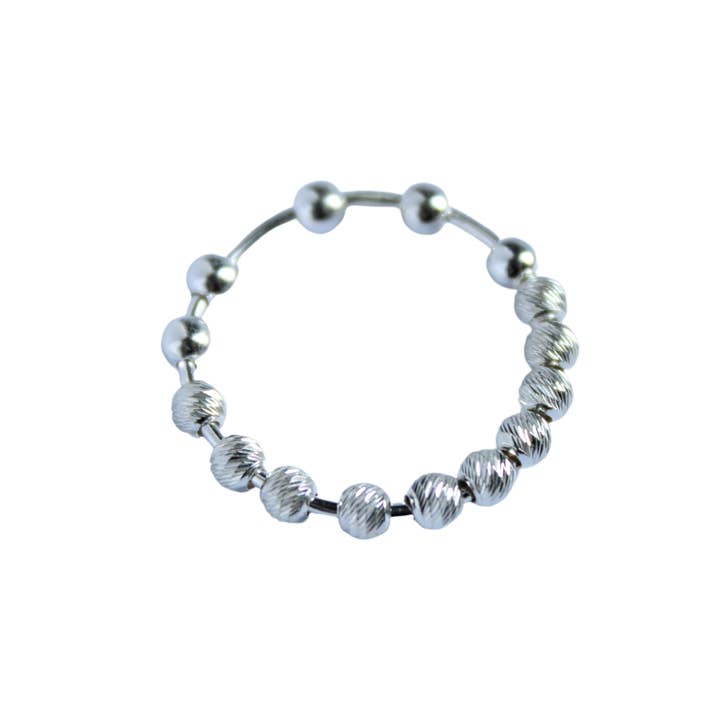 Bague Relax Shimmer en argent pour la vente par Kate Dumbleton Jewellery