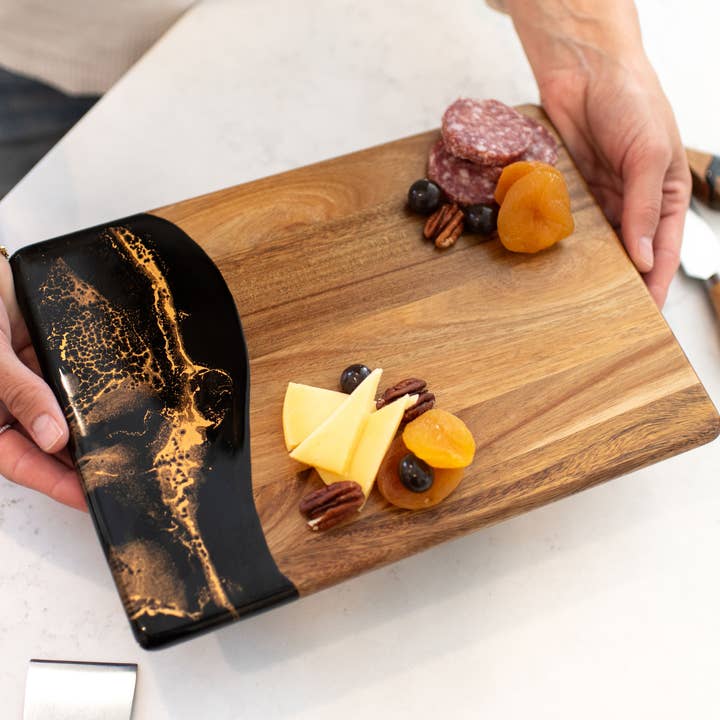 Lynn & Liana Designs - Vendita all'ingrosso Taglieri per formaggio - Tagliere per formaggi e salumi in legno di acacia con resina - No dazi!35