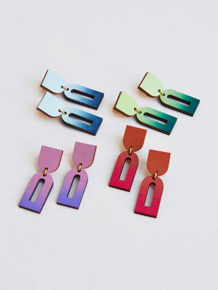 Orecchini ad arco Aurora per la vendita all'ingrosso da parte di Pithy