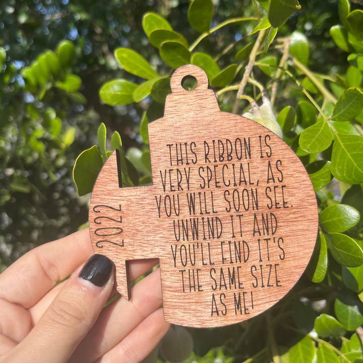 Dette bånd er specielt højdeornament for engroshandel hos A Girl Named Lee