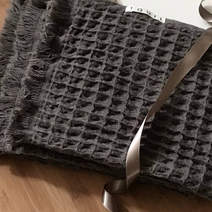 TranquilUSA - Wholesale Hand Towel - Waffle Soft 100% Cotton Hand Towel - Gray