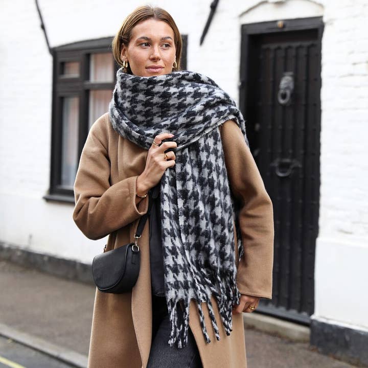 Lisa Angel - Wholesale Scarf - Women's - Charcoal Houndstooth Winter Scarf