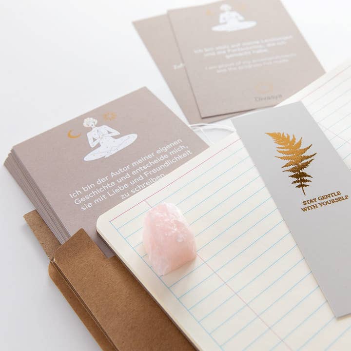 Affirmationskort Set: 40 affirmationer & 1 Bullet Journal för wholesale av Divasya