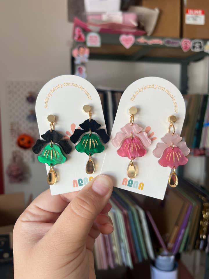 Grønne og lyserøde perleklokkeøreringe for engroshandel hos Studio Nena