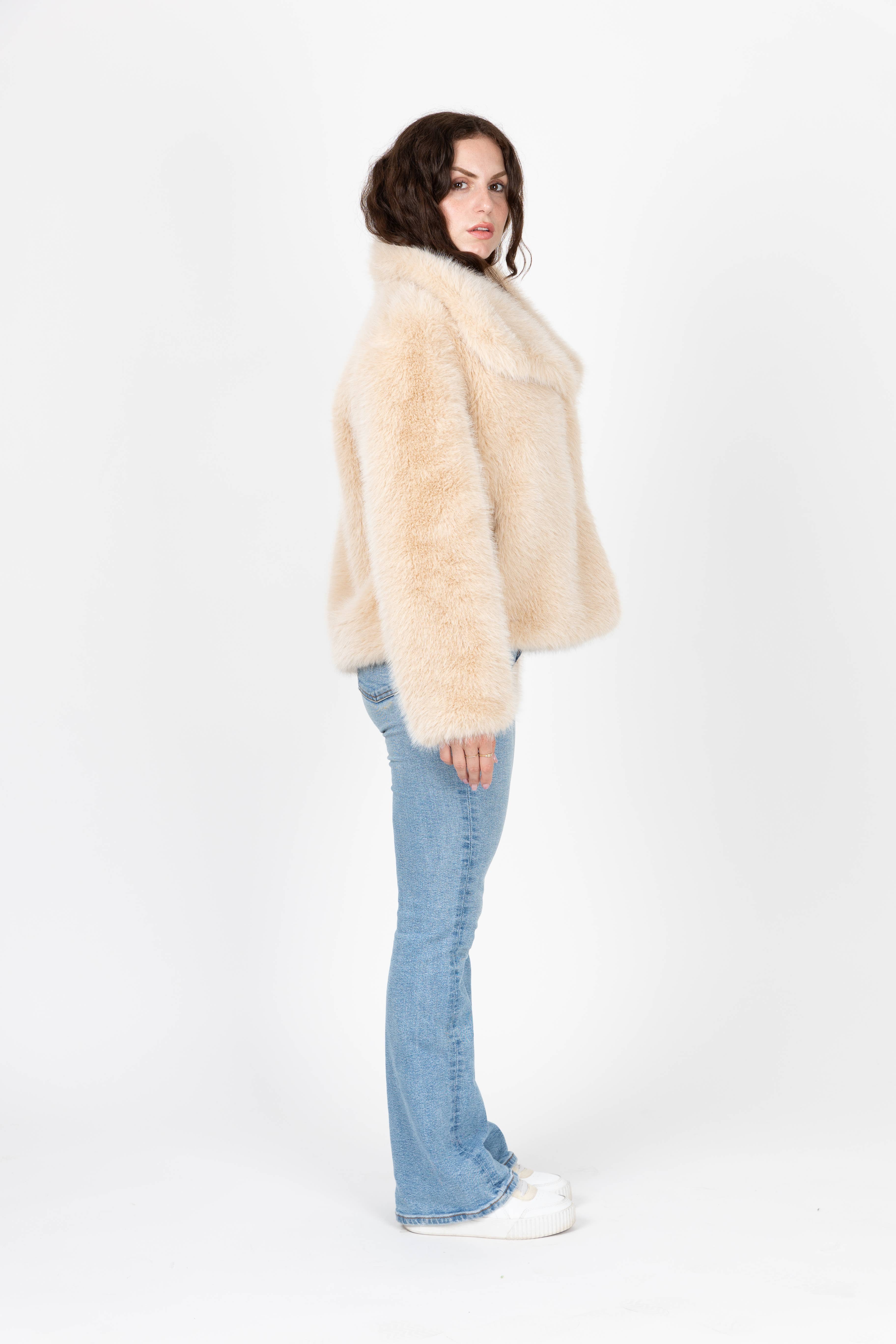 KZELL PARIS - Wholesale Fur/Faux Fur Coat - Women's - SHORT FAUX FUR COAT15
