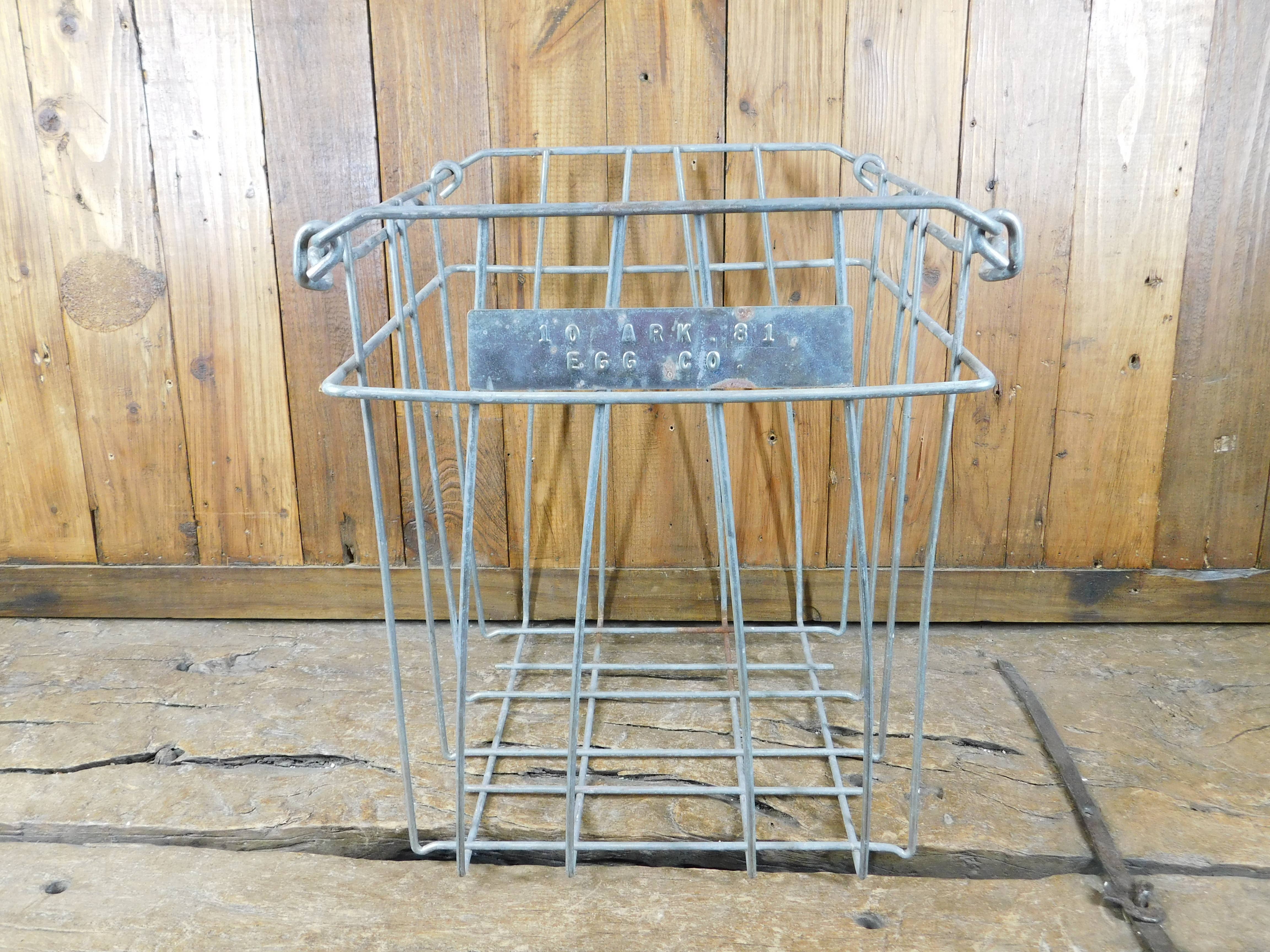 My Amigos Imports – Engroshandel Æggebæger/holder – UDSALG-Vintage Metal Æggebakke-#4-ER-13x15H-Rusten-kr. 24