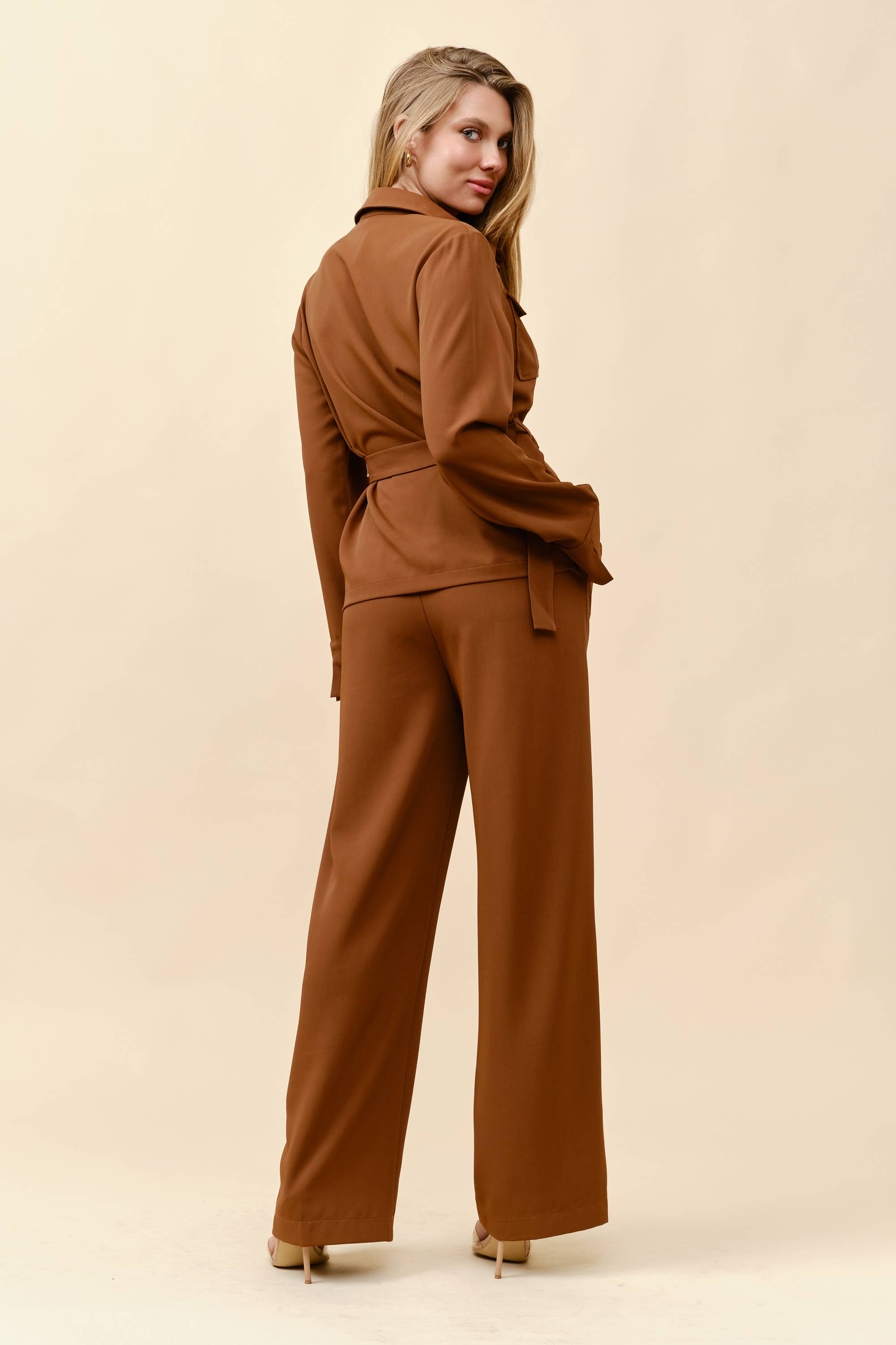 Tea & Cup - Vente Ensemble haut et pantalon (PAS d'intérieur) - Femme - Ensemble veste ceinturée safari et pantalon7