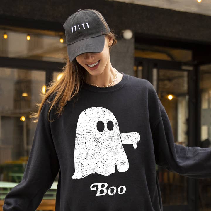 Sweatshirt Boo Thumb, Ghost, Skeleton, Skull, Halloween pour la vente par Refinery Number One LLC