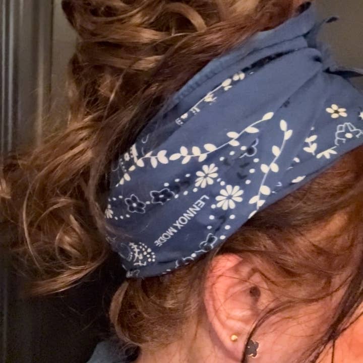 Malibu & Beyond Co /LENNOX MODE - Wholesale Bandana - Women's - Iconic classic Rock & Roll Paisley Bandana in Diamond shape!6