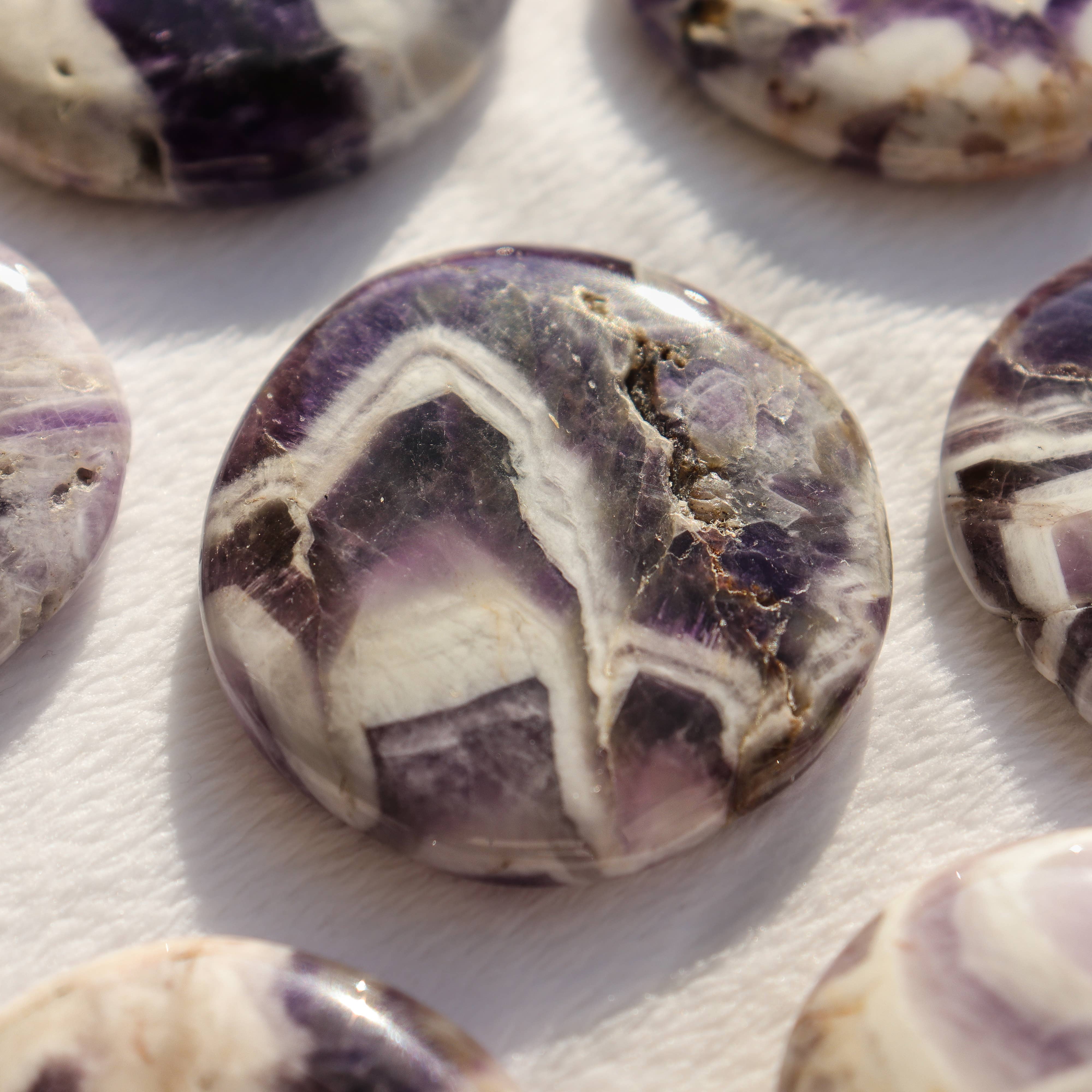 Natures Artifacts Inc - Venta al por mayor Piedras/cristales espirituales - Piedras de palma de cristal amatista4