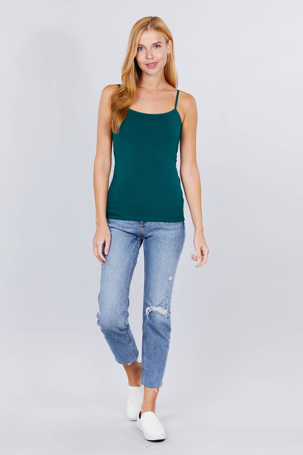 Active Basic | Active USA - Wholesale Camisole - Dames - Eenvoudig verstelbare cropped cami met spaghettibandjes en plankbeha32