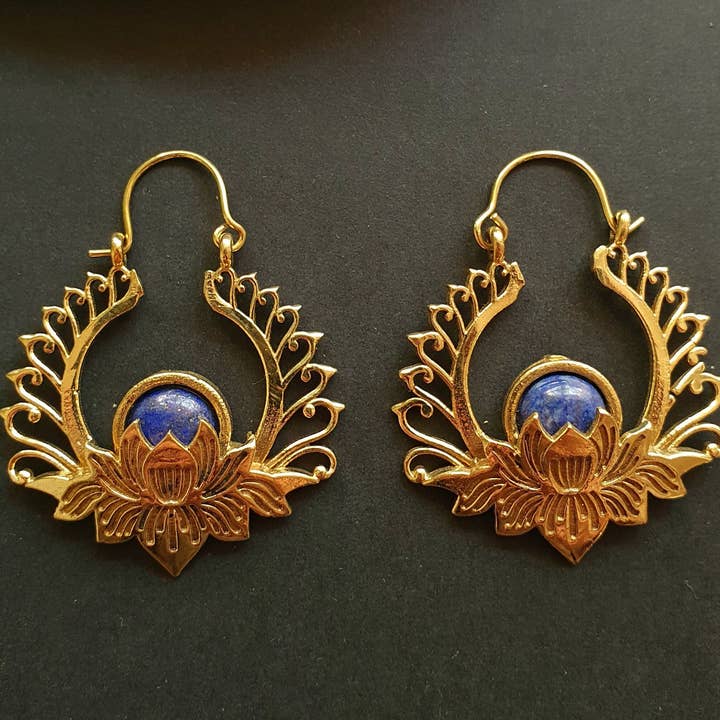 Gouden Lotus Bloem Lapis Lazuli Oorbellen rustiek, yoga, hippie, zigeuner, mooi, psy, boho, bohemien, festival voor wholesale door Kaali Boutique