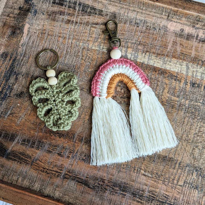 Gracy & Henry: Handmade - Wholesale Keychain – Women's - Rainbow Clasp Keychain2