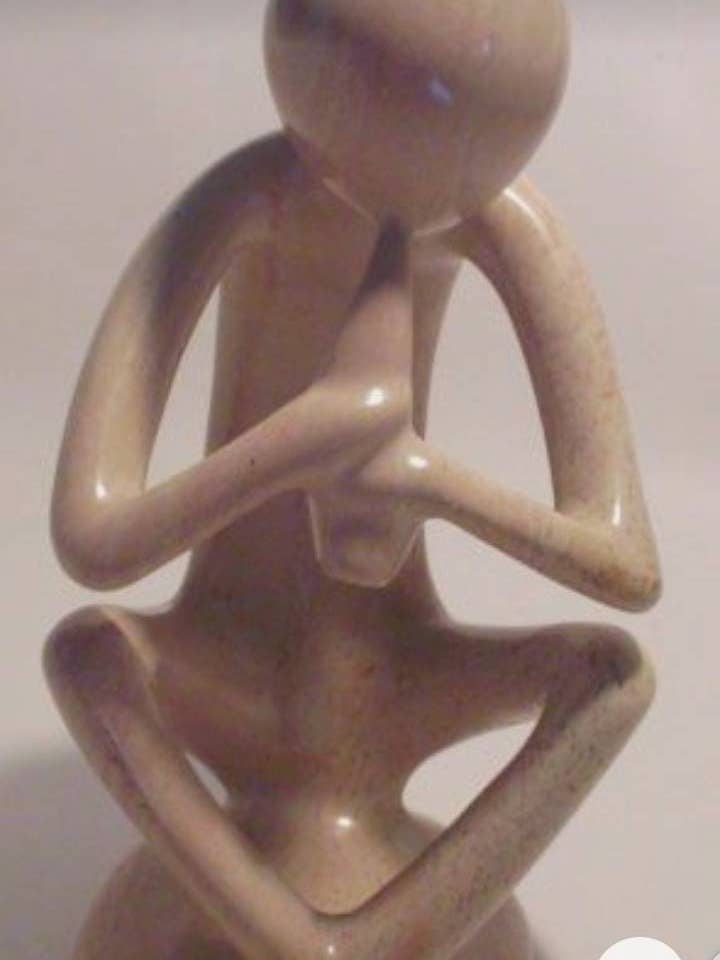 Handgjord snidning av en människa i täljsten för wholesale av Delight merchants