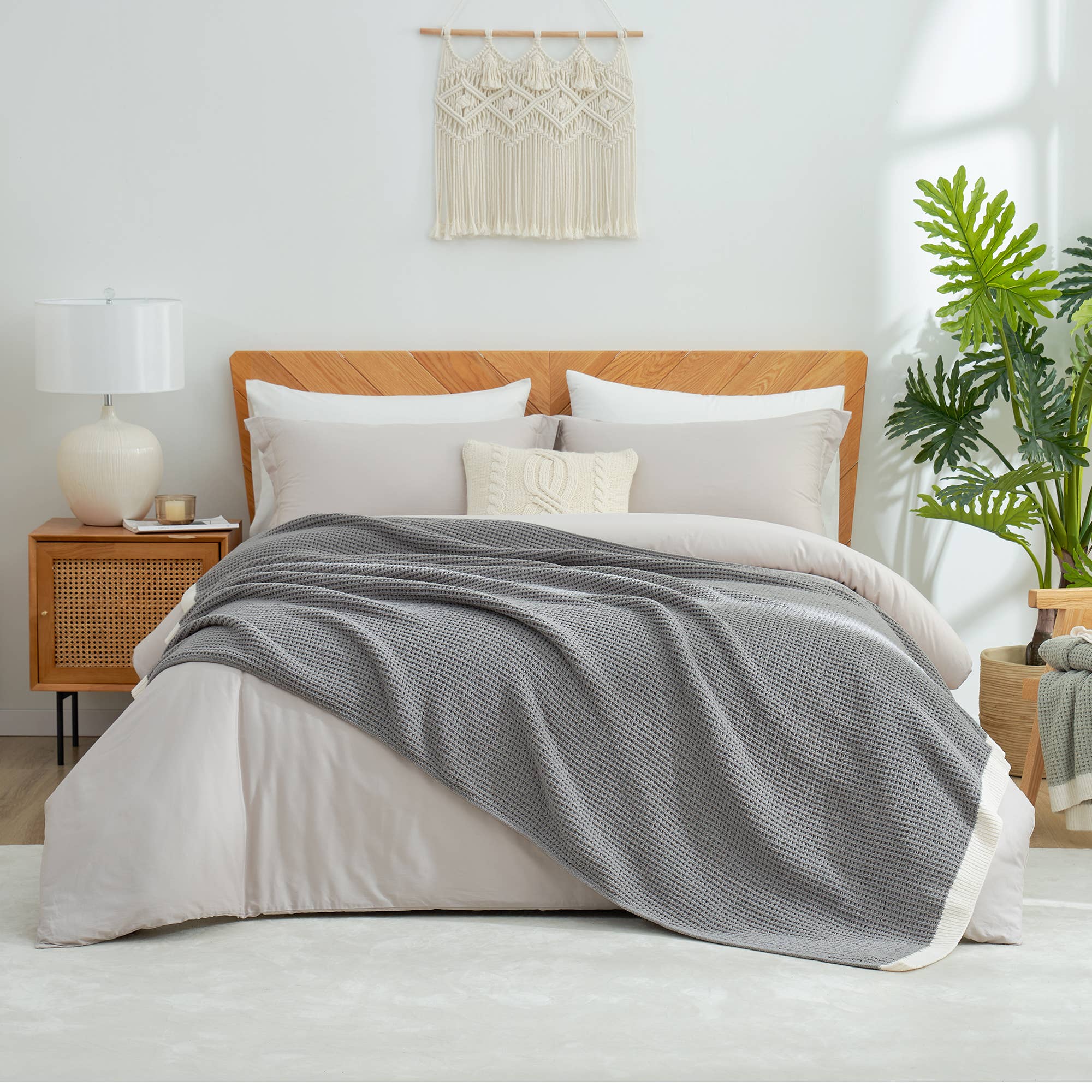 DreamValley - Wholesale Throw Blanket - AH Reversible Chenille Waffle Knit Throw Blanket3