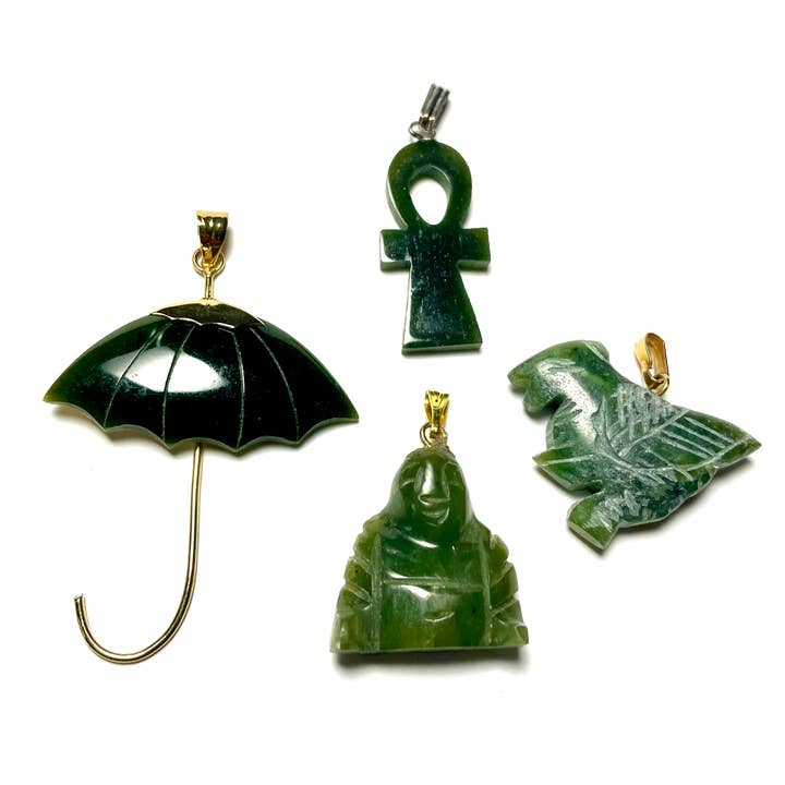 Conjunto de Pingentes de Amuleto da Sorte em Jade Verde Vintage dos Anos 1970 por atacado de Whitestone Jewelry Co.