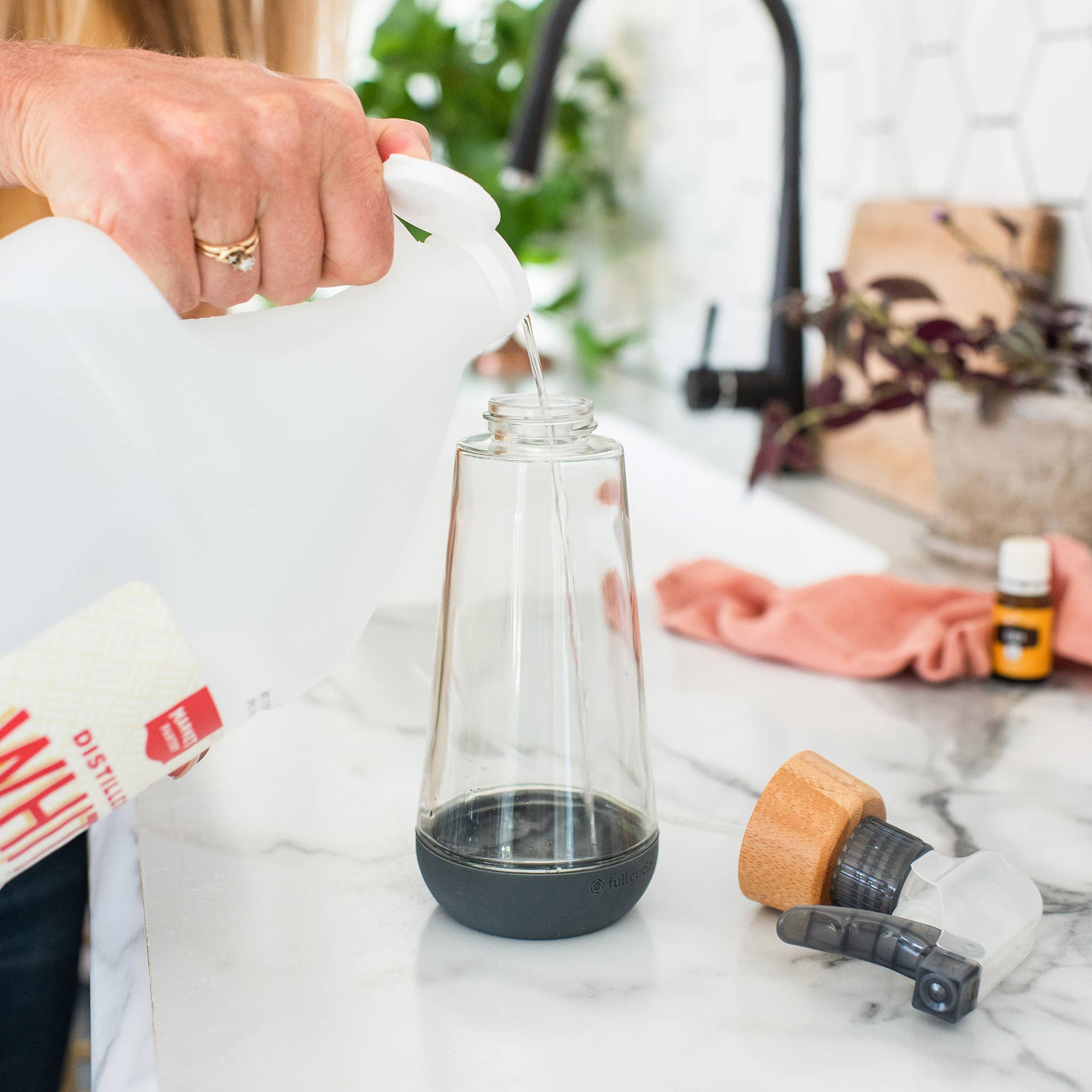 Full Circle Home - EU - Wholesale Spray Bottle - Bottle Service Glass Spray Bottle3