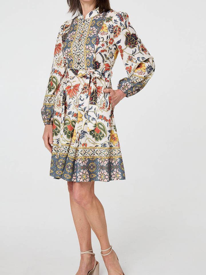 Vestido Curto com Cintura Ajustável, Gola Alta e Estampa Floral por atacado de Stellalondon