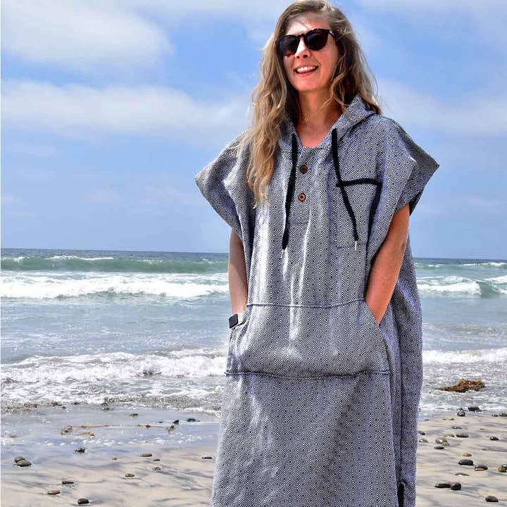 West Path - Wholesale Robe - Unisex - Surf Poncho Changing Robe Lightweight Hooded Towel3