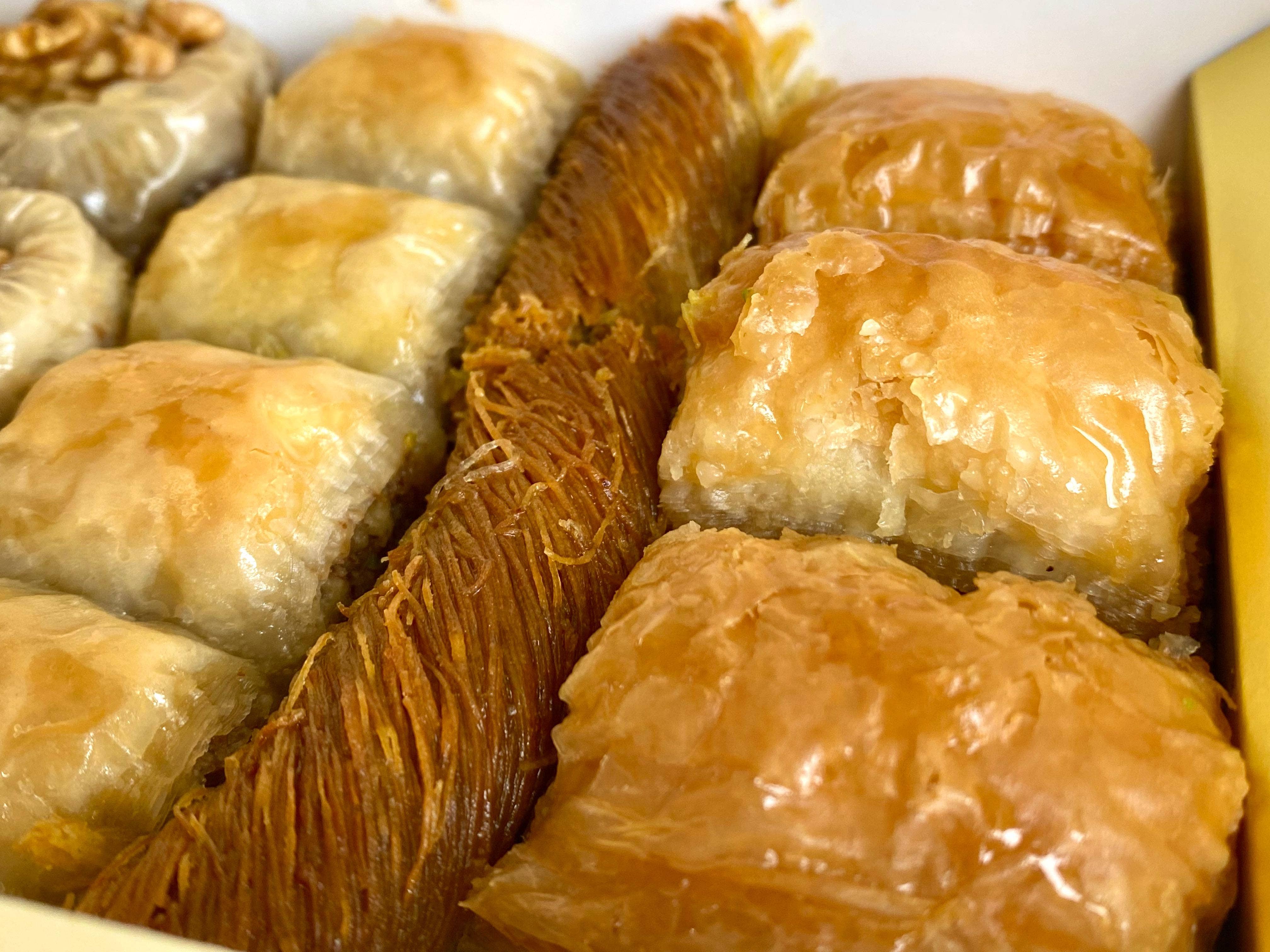 Aladdin - Wholesale Cake - Koskeroglu | Assorted Pistachio and Walnut Baklava4