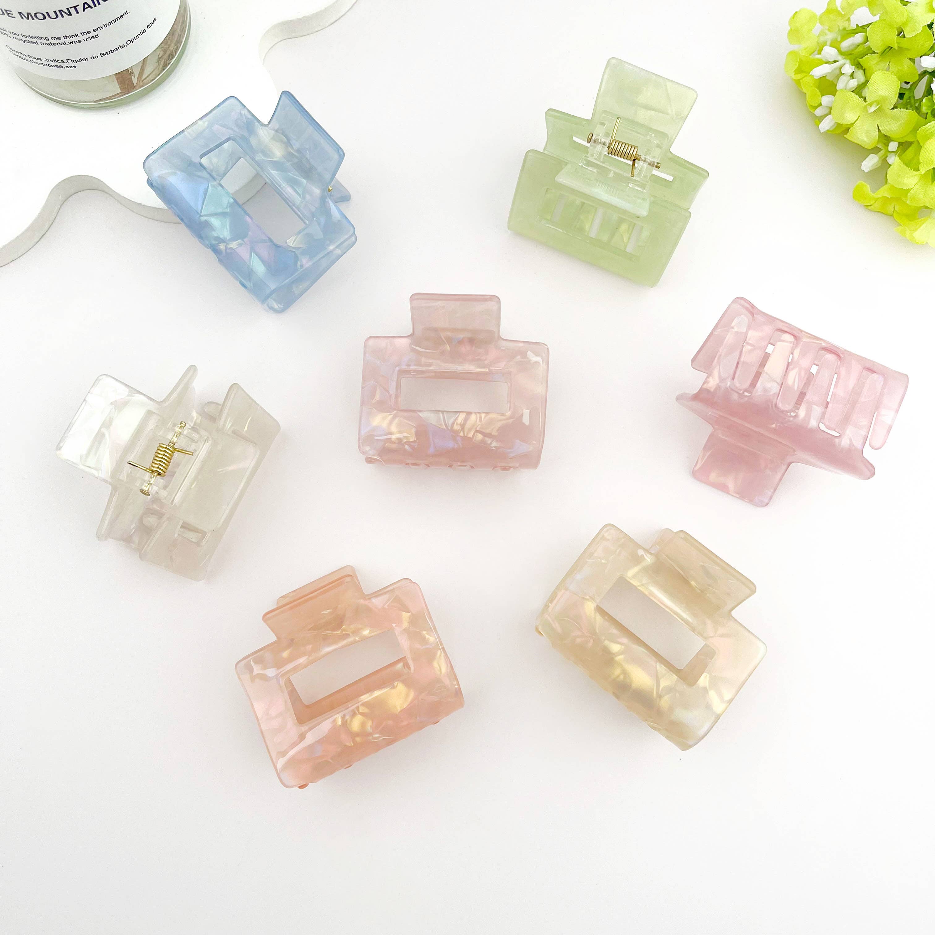 mildstyles - Vendita all'ingrosso Fermaglio per capelli - Donna - Clip a artiglio quadrato medio cavo – Stile geometrico moderno1