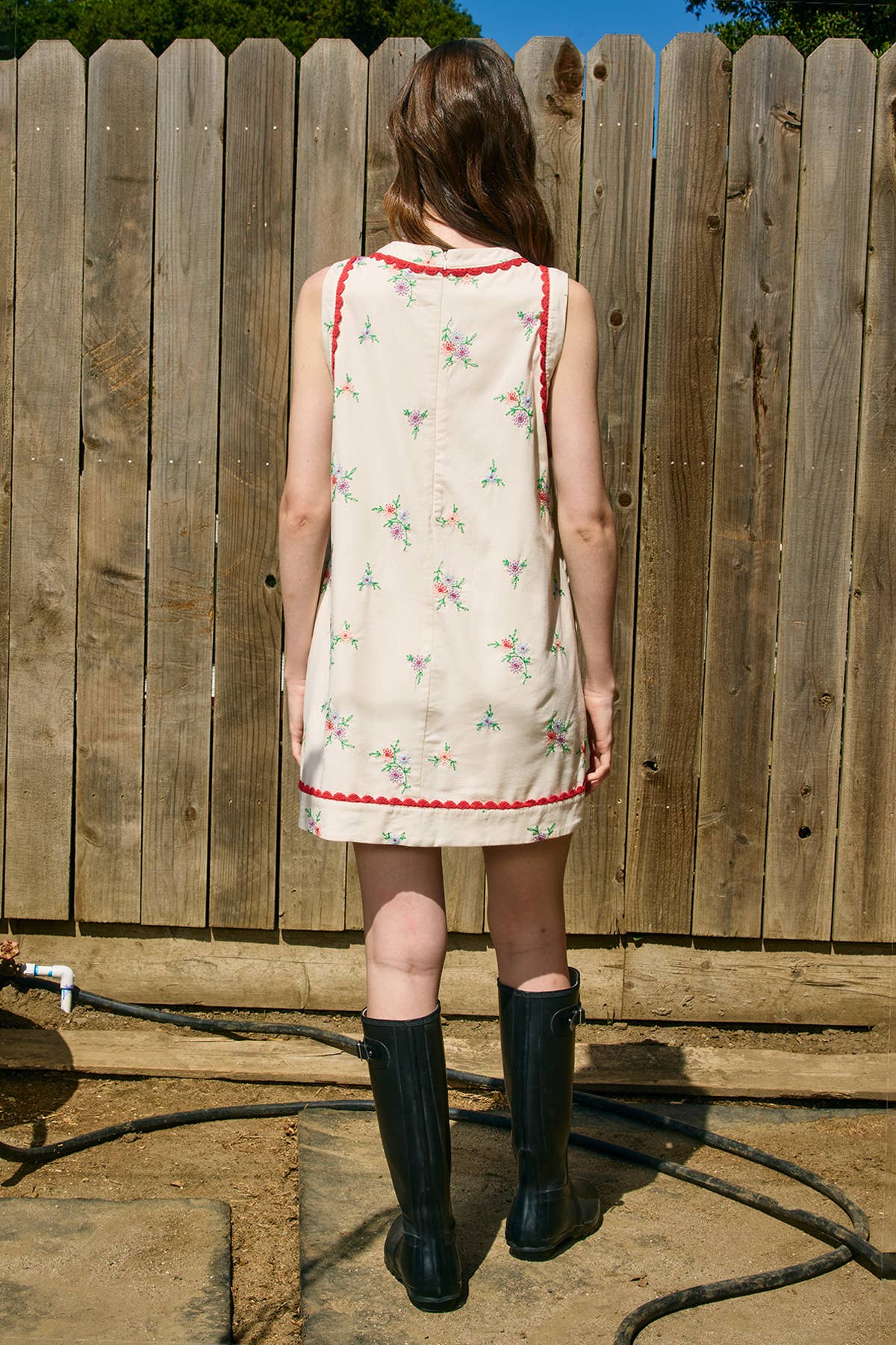 CRÈME PROFONDE Robe droite brodée - RD1186 en vente sur Faire4