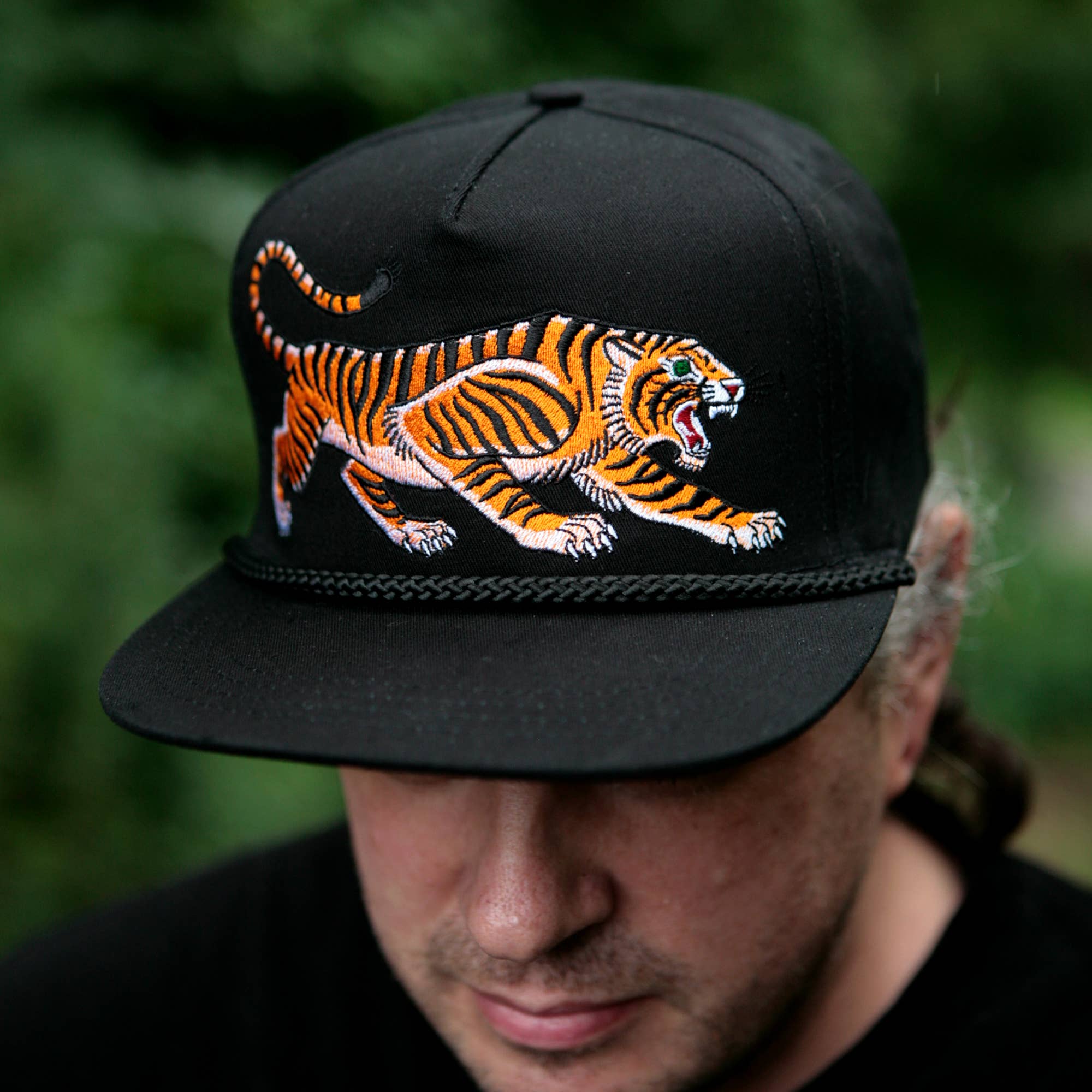 Stuntin Goods - Vendita all'ingrosso Cappellino con visiera piatta - Unisex - Cappello unisex con tigre in stile tatuaggio tradizionale8