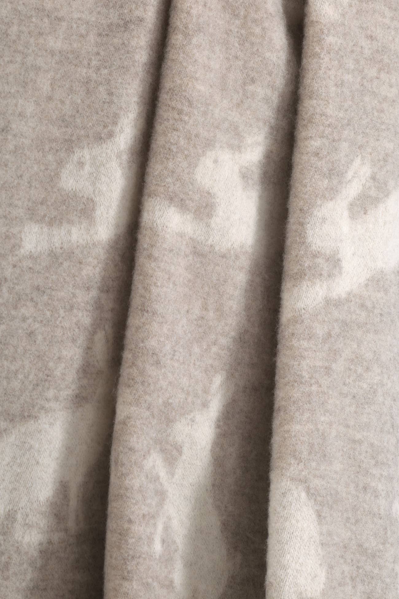 JJ Textile – wholesale Throw blanket – Hares Soft Brown Pure Wool Throw7