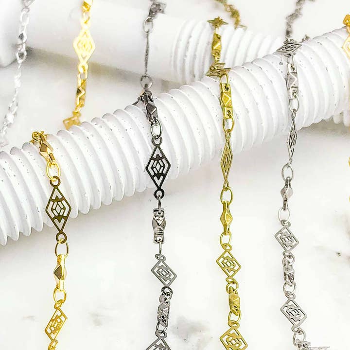 11mm x 5mm Vintage Diamant Filigraan Speciale Ketting Verkocht per Voet - CH 923 voor wholesale door Continental Beads