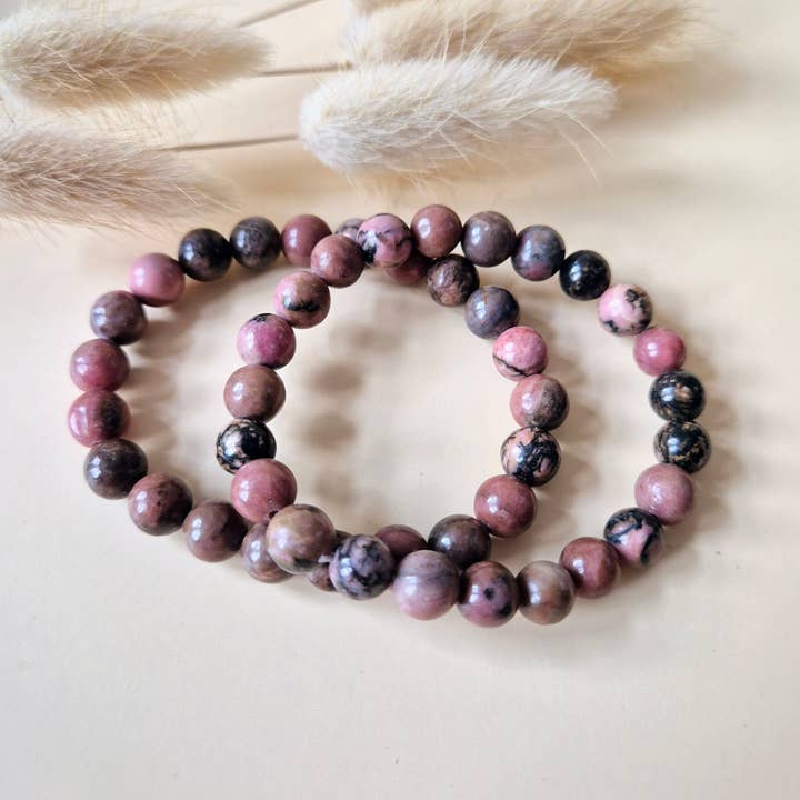 Ædelstensarmbånd med 8mm runde perler - Rhodonit for engroshandel hos Moonlight Gemstones