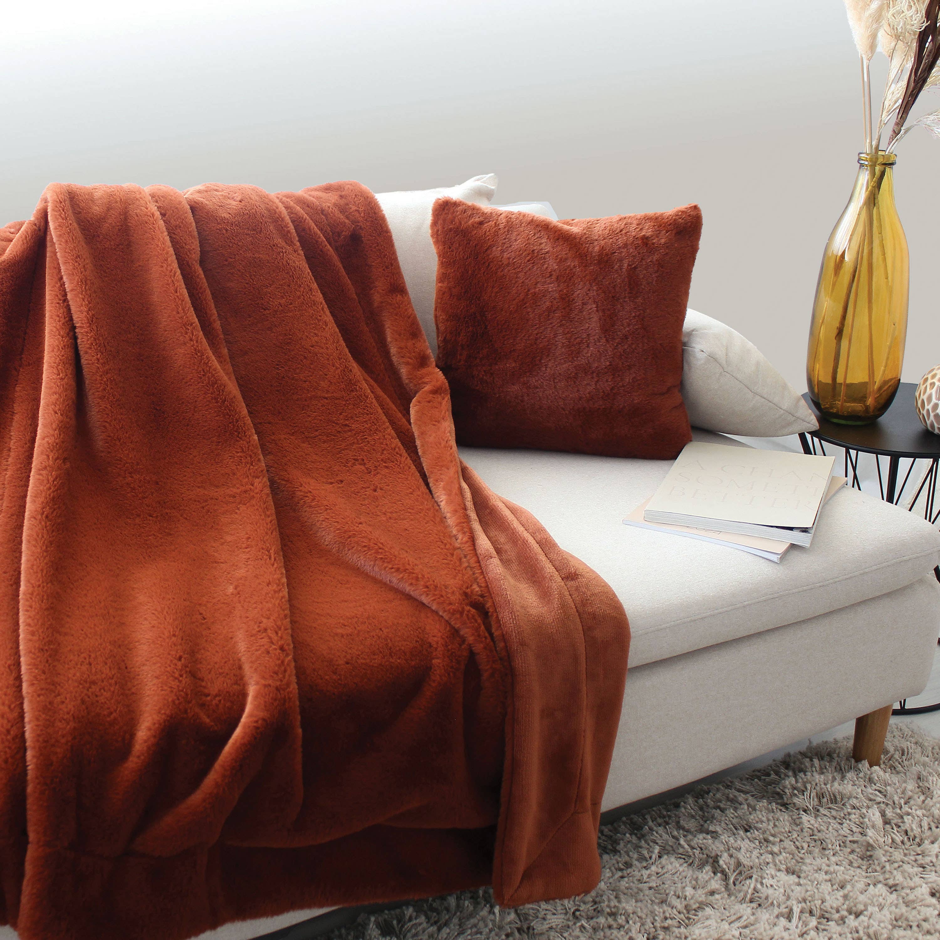 DECOSTARS - CmaDECO - Venta al por mayor Mantas de sofá - Manta efecto piel, forrada de franela, 125x150cm, RABBIT POP10