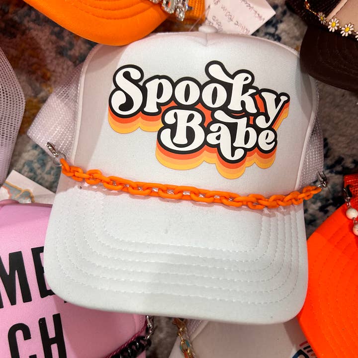 Casquette Spooky Babe Trucker | Automne | Casquettes d'Halloween | Rétro pour la vente par Vibes Hat Company