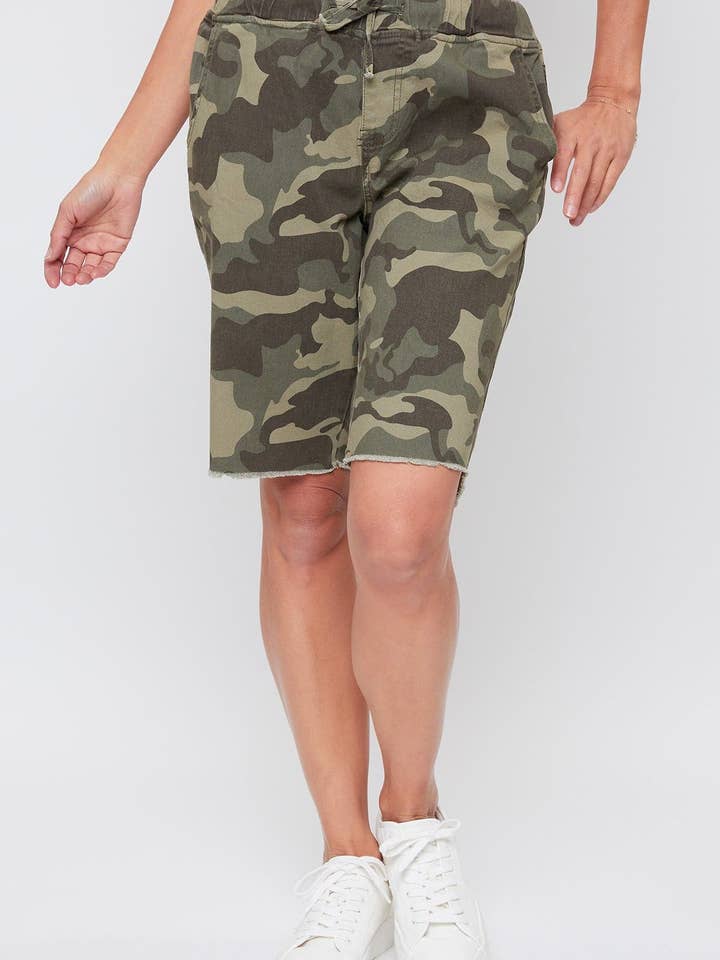 Elastic Waist Bermuda With Fray Hem-WM108921 for wholesale by YMI