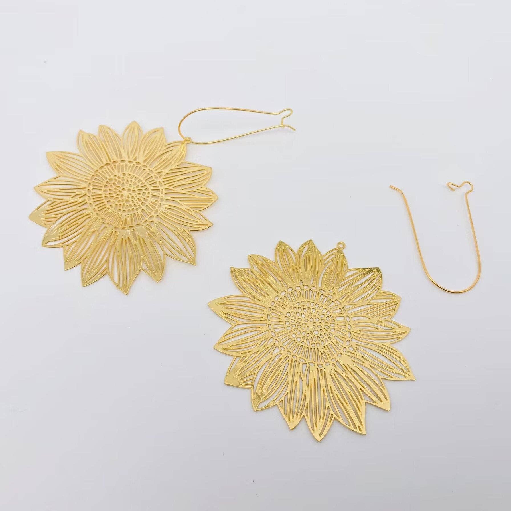 Mio Queena - Wholesale Dangle Earrings - Golden Hollow Sunflower Hoop Earrings2
