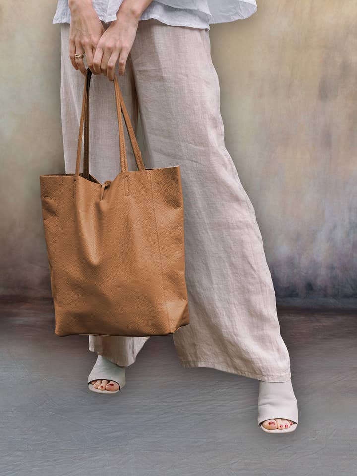 Luna Leather Tote for wholesale by CobbleStone Living