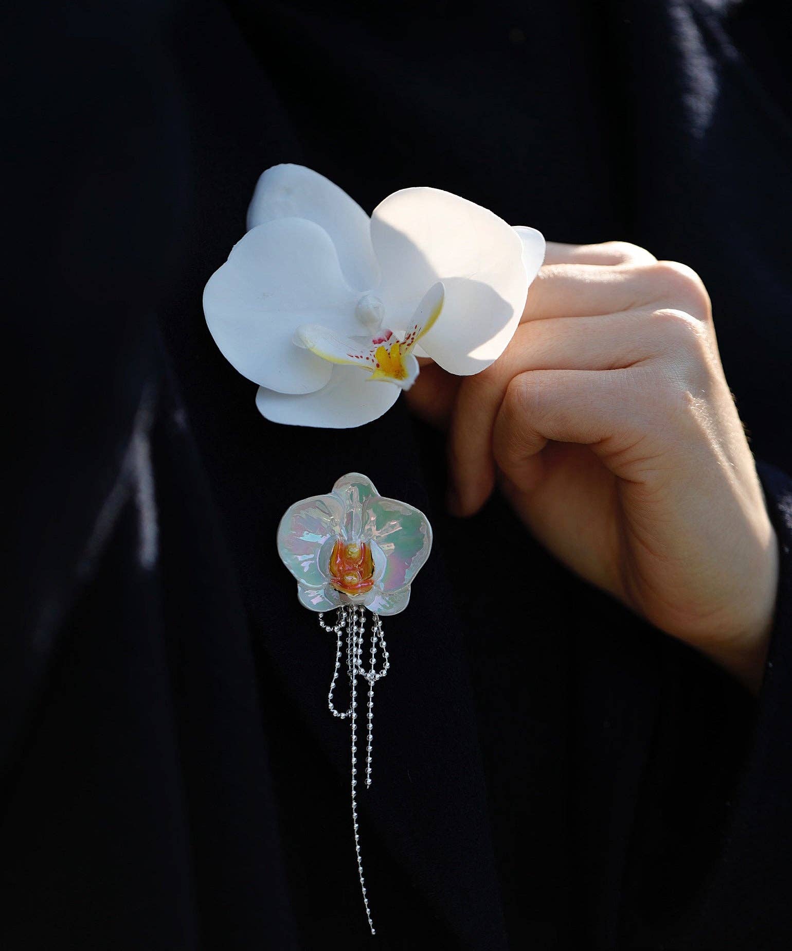 Vermilion Collection - Venta al por mayor Broches - Accesorios de cerámica YIHE "Orquídea polilla"1