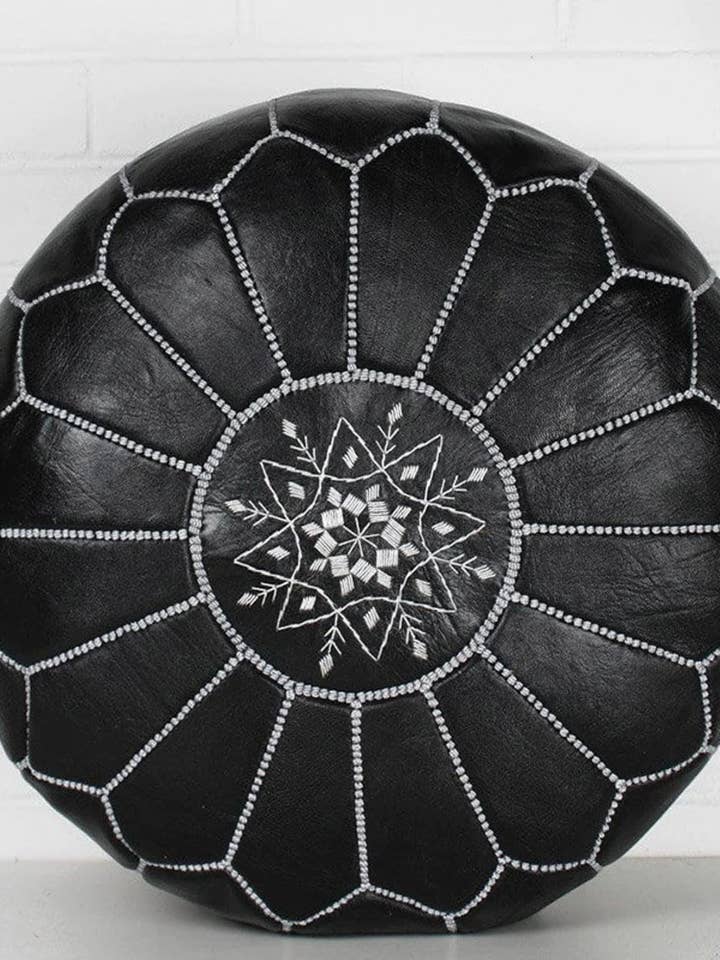 Sort marokkansk læderpuf - Stilfuld skammel til komfort for engroshandel hos Bohemia Wholesale