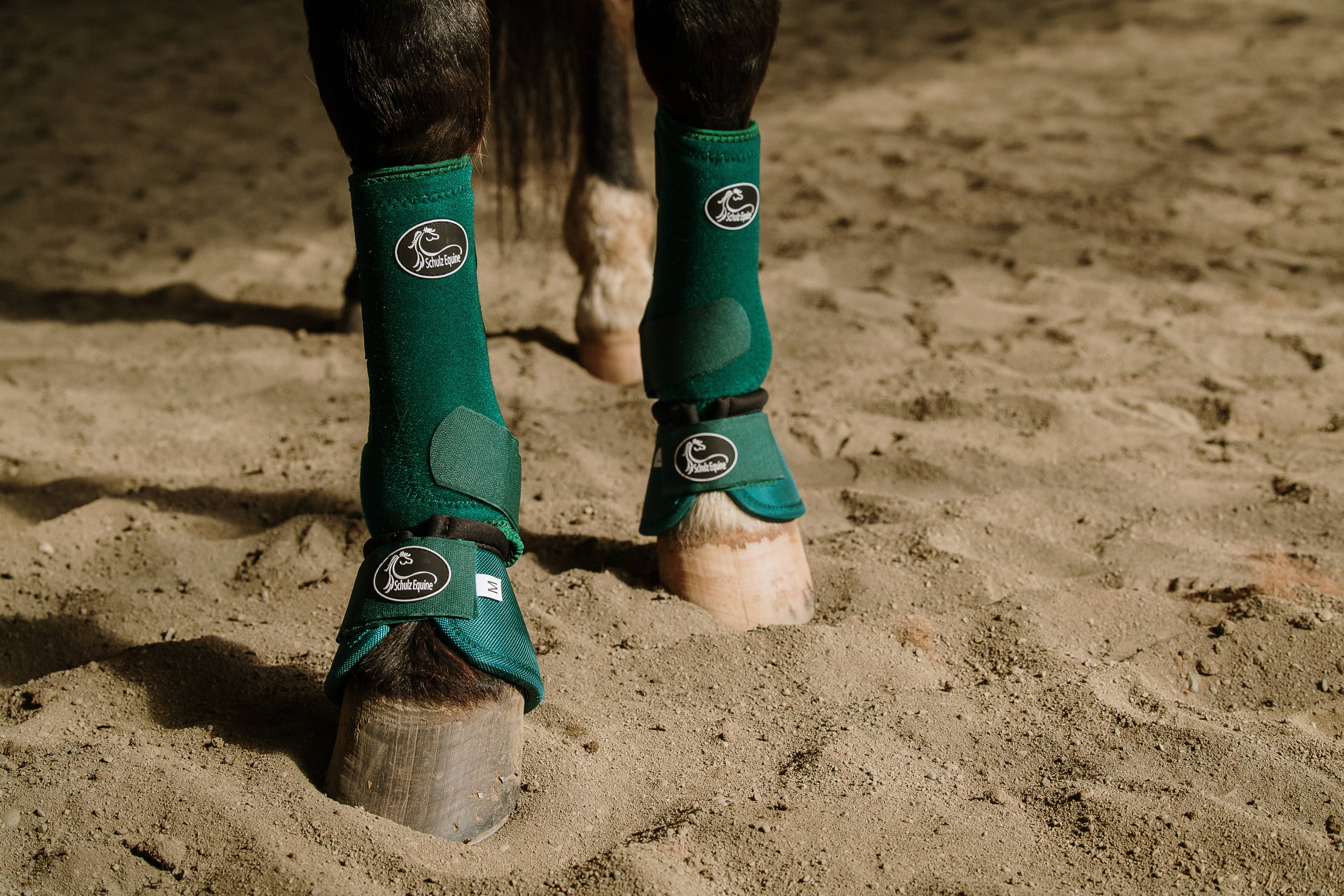 Schulz Equine – wholesale Ridutrustning – Schulz Equine bell boots med livfulla mönster4